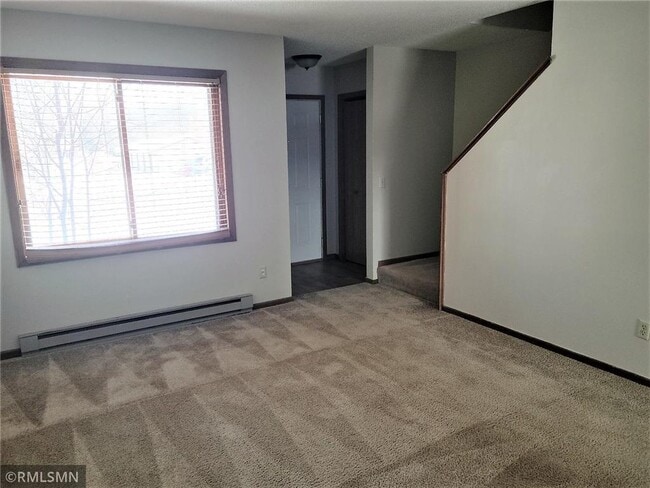 Foto del edificio - 1285 Bartosh Ln