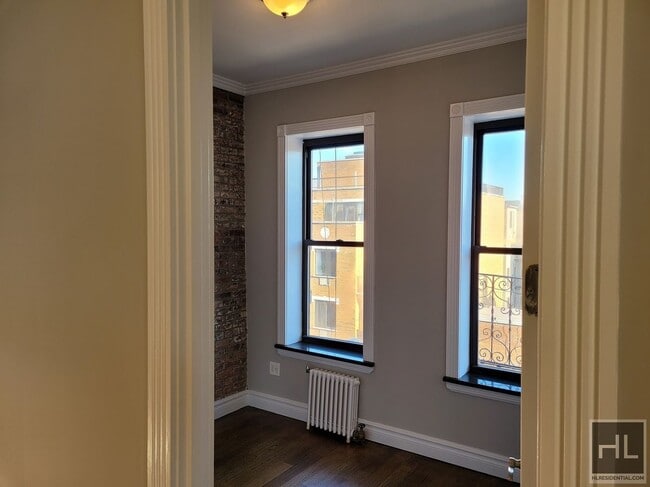 Building Photo - East 3rd Street