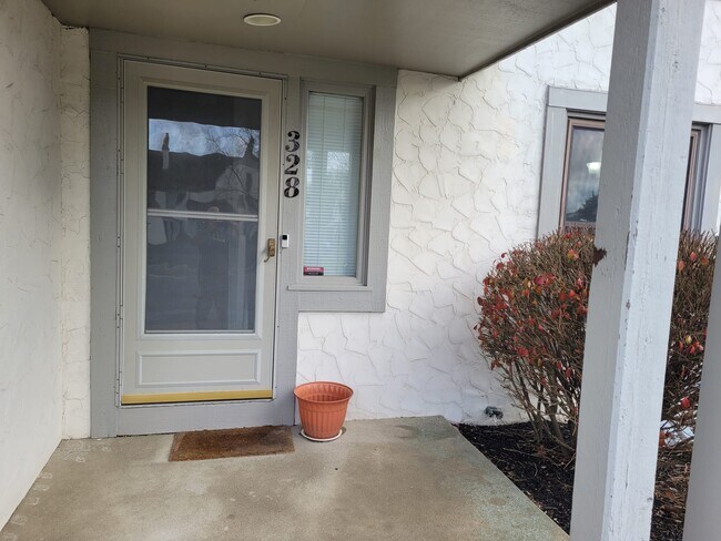 Building Photo - 328 Saint Andrews Dr