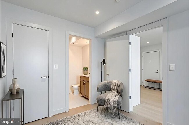 Foto del edificio - 5408 1st Pl NW