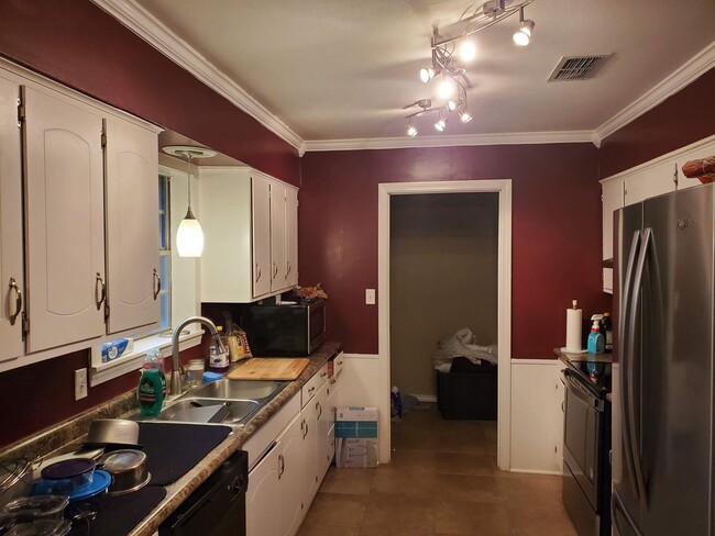 Building Photo - 3 br, 2 bath House - 627 Woodmere Dr