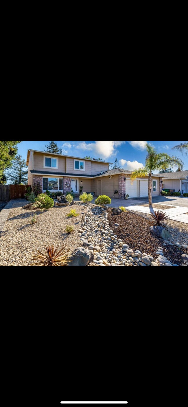 Foto del edificio - 4664 Fairway Dr