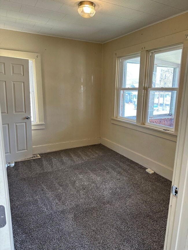 Building Photo - 3 br, 1 bath House - 302 2nd Street NW