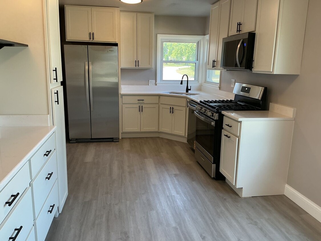 Primary Photo - 3 Bedroom Single Family Home