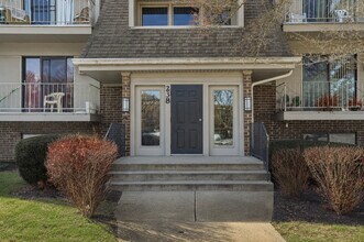 Building Photo - 238 E Bailey Rd