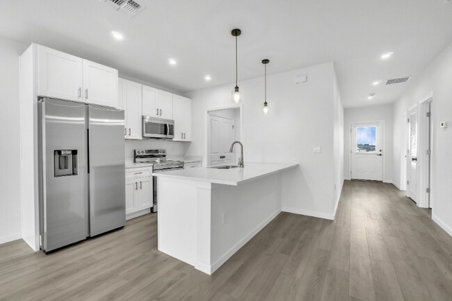 Building Photo - 1006 Stinson St