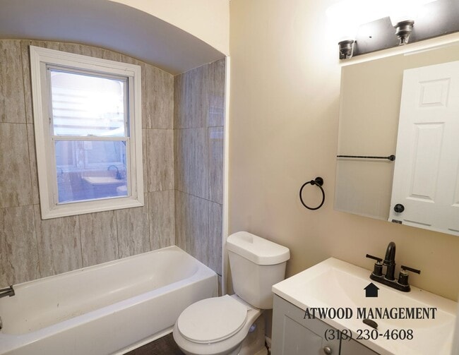 Building Photo - Fully Renovated 3-Bedroom Home – Move-In Ready for You!