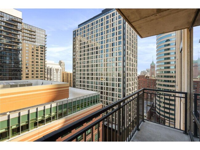 Building Photo - 497 S Marquette Ave
