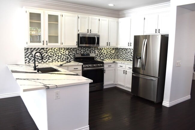 Foto del edificio - 3 Bedroom 2.5 Bath Detached 2 Story Home- Gated Community- Countryside-Otay Ranch