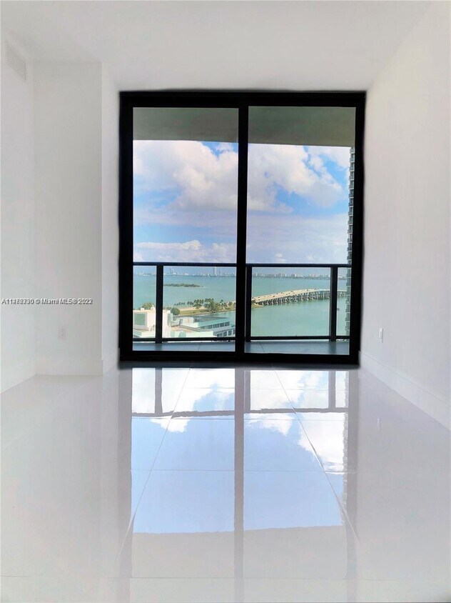 Foto del edificio - 501 NE 31st St