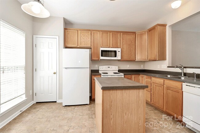 Building Photo - 12847 Bullock Greenway Blvd