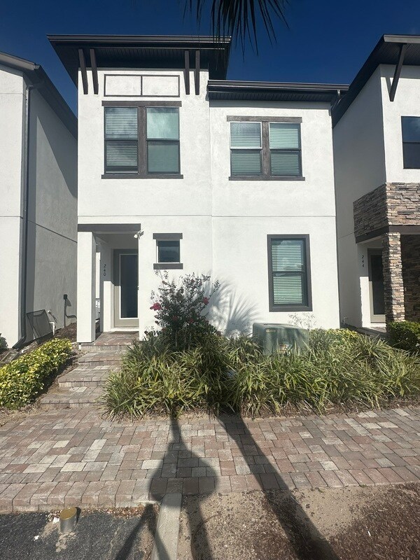 Building Photo - 240 Villa Domani Ct