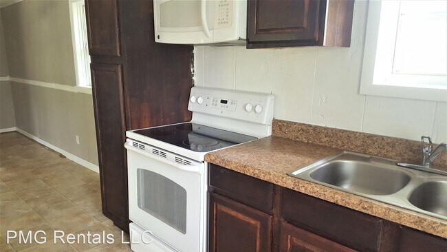 Foto del edificio - 3 br, 2 bath House - 636 Maria Sorrell Road