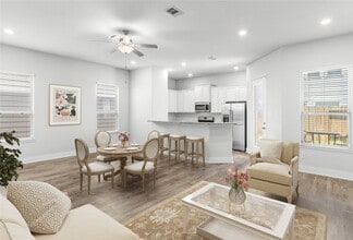 Building Photo - 4426 Ibiza Ln