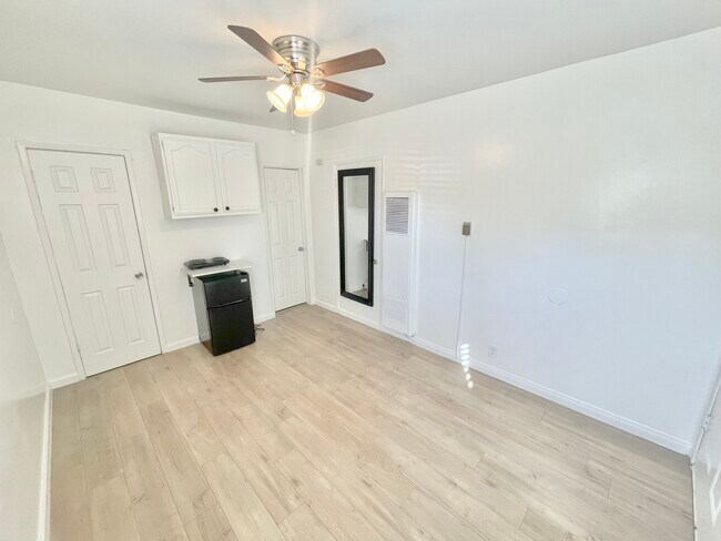 Foto del edificio - 12955 Short Ave