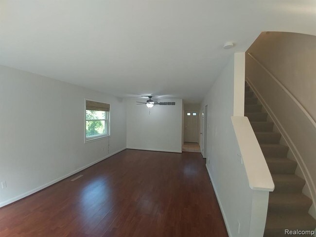 Building Photo - 965 Barclay Ln