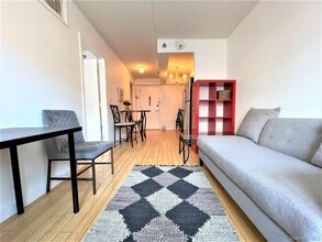 Building Photo - 516 W 47th St
