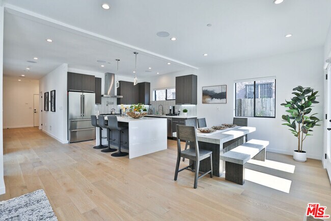 Foto del edificio - 1622 S Mansfield Ave