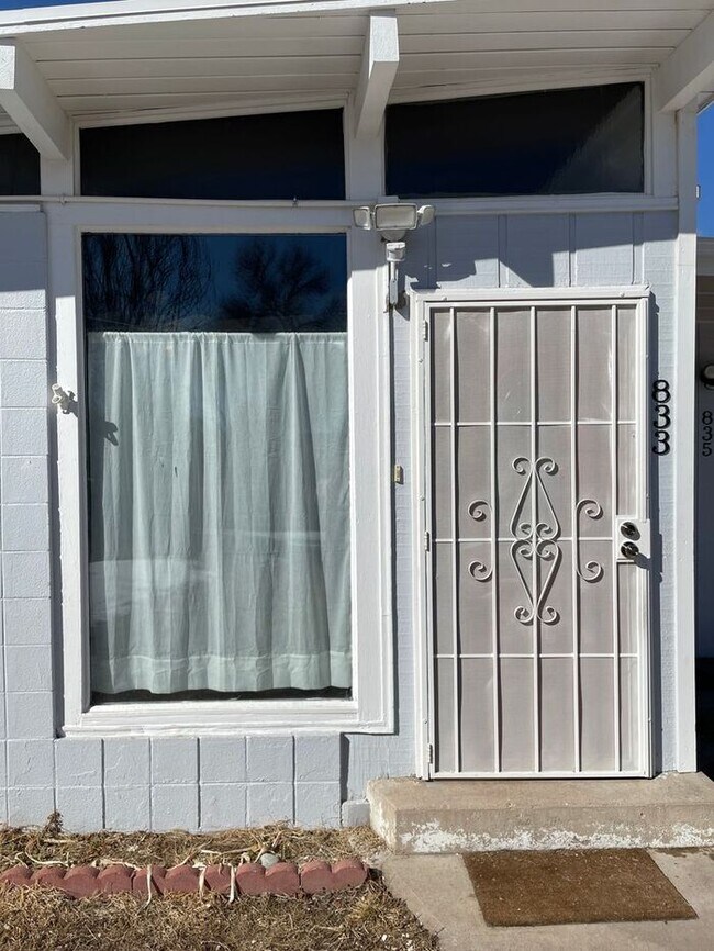 Foto del edificio - Updated 3 Bed, 1 Bath Upper Unit in Greeley!