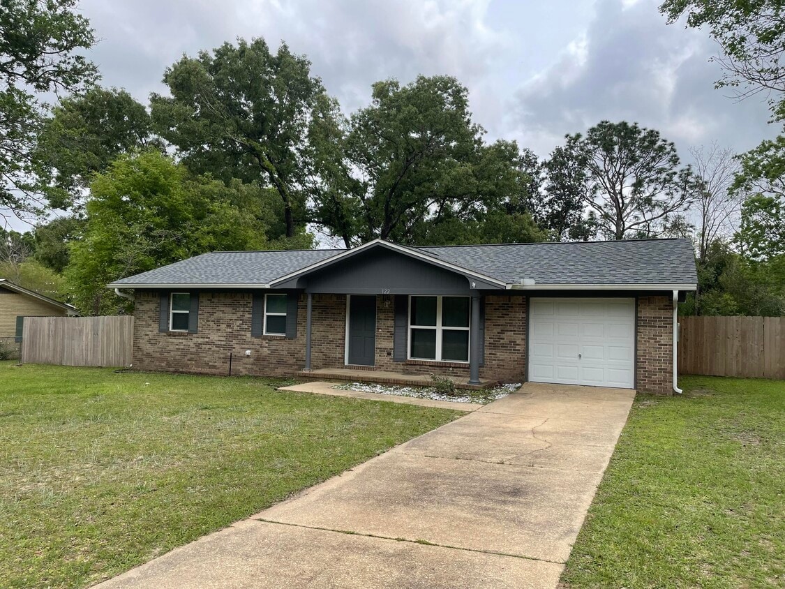 122 Hillwood Dr, Crestview, FL 32539 House Rental in Crestview, FL