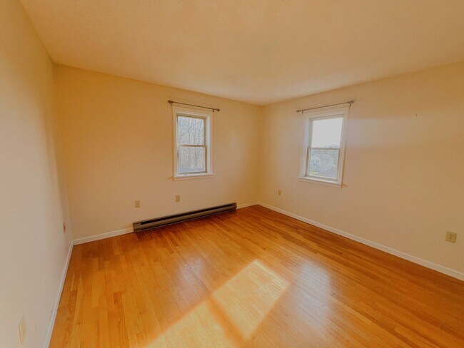 Building Photo - 91/93 Dickinson Avenue