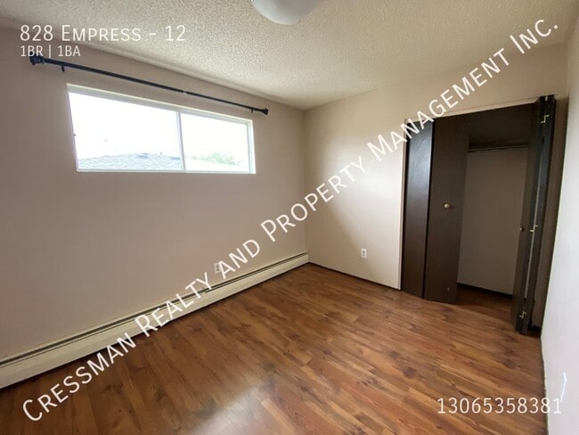 Photo du bâtiment - 1 bed 1 bath APARTMENT located in Rosemont...