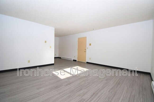 Foto del edificio - 811 W Villard St