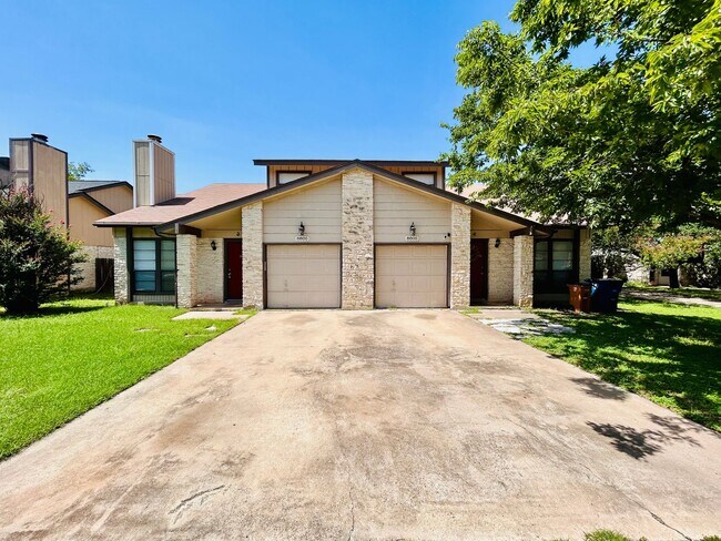 Foto del edificio - 8800 Clearbrook Trail