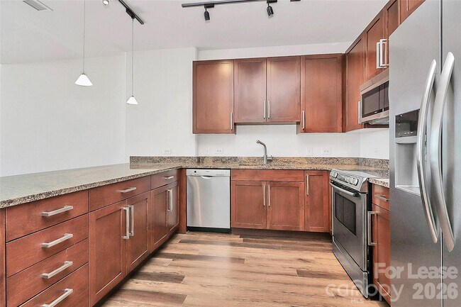 Foto del edificio - 215 N Pine St