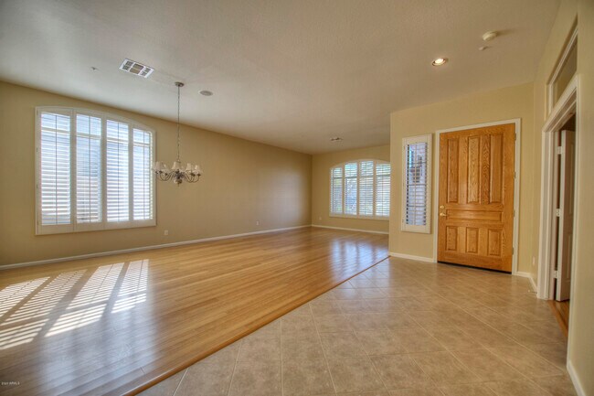 Building Photo - 7420 E Quill Ln