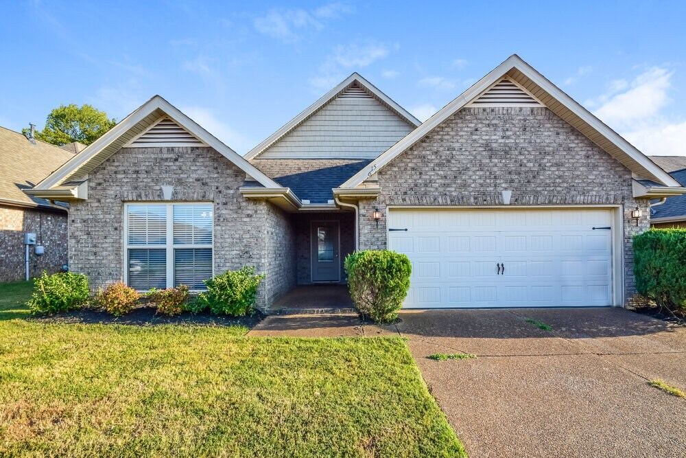 Foto principal - 2915 S Hartland