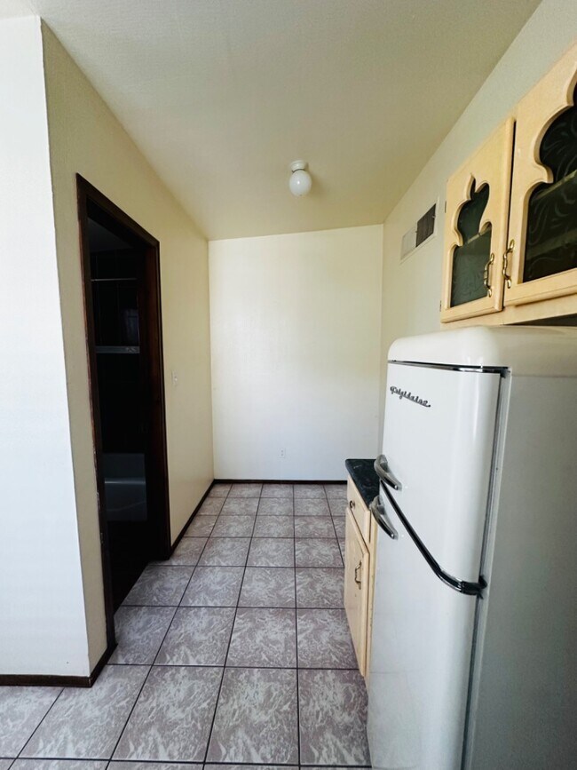 Foto del edificio - 2221 Bassett Ave