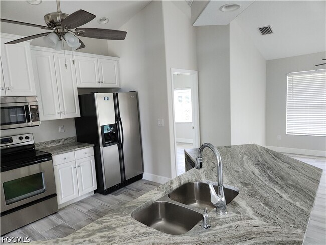 Foto del edificio - 3620 NW 3rd Terrace