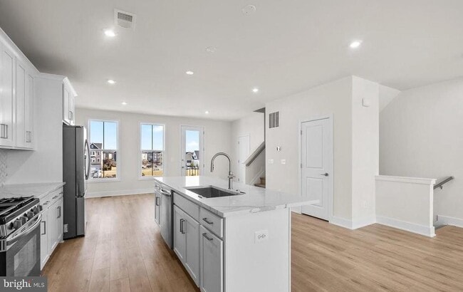 Foto del edificio - 131 Heyford Dr