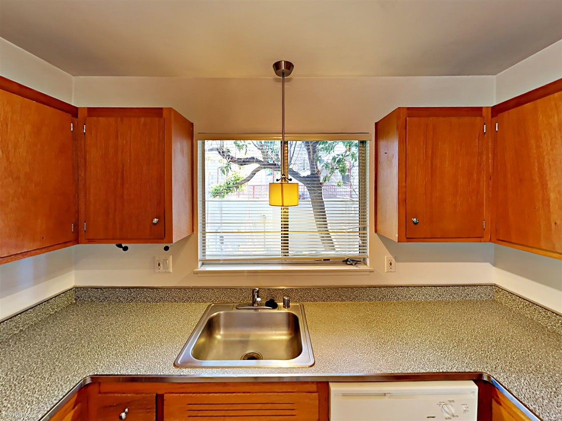 Foto principal - 1704 Pleasant Valley Ave