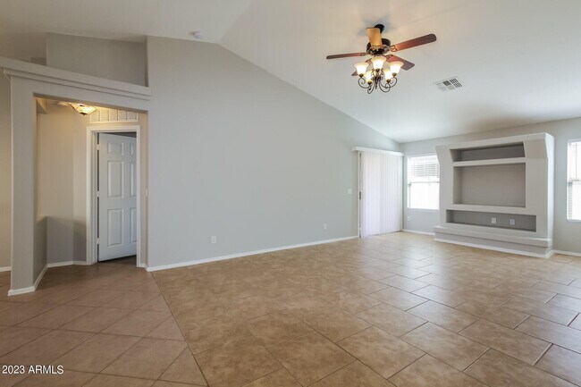 Foto del edificio - 14821 N 129th Dr