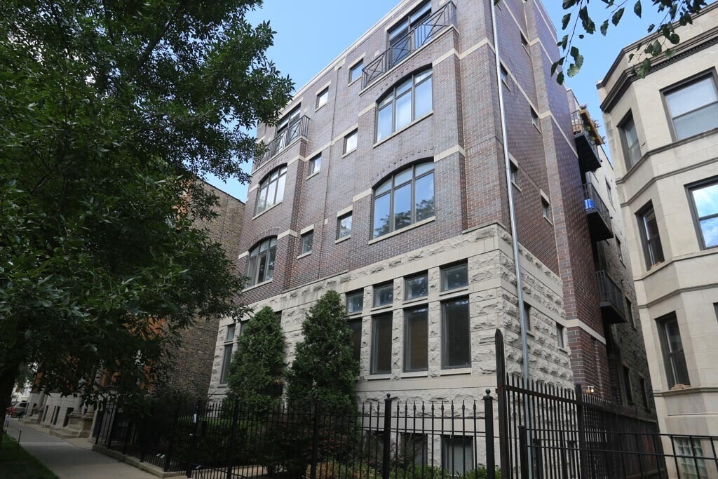 Primary Photo - 5349 N Kenmore Ave