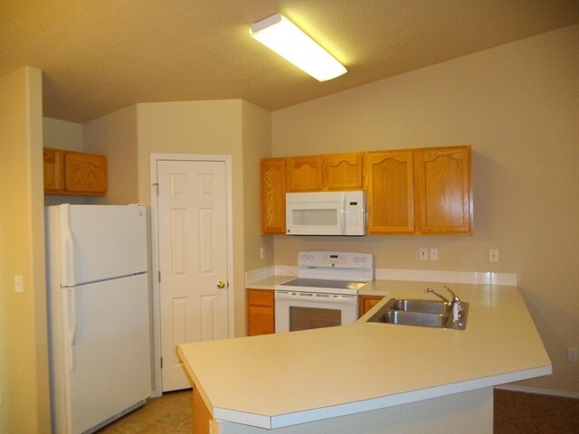 Building Photo - 685 W Tern Dr