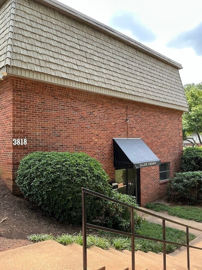 Foto del edificio - 3818 Country Club Rd