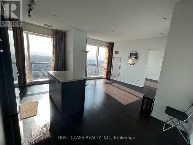 Photo du bâtiment - 386-5386 Yonge St