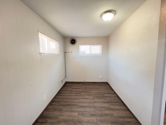 Building Photo - 227 S Texas Ave