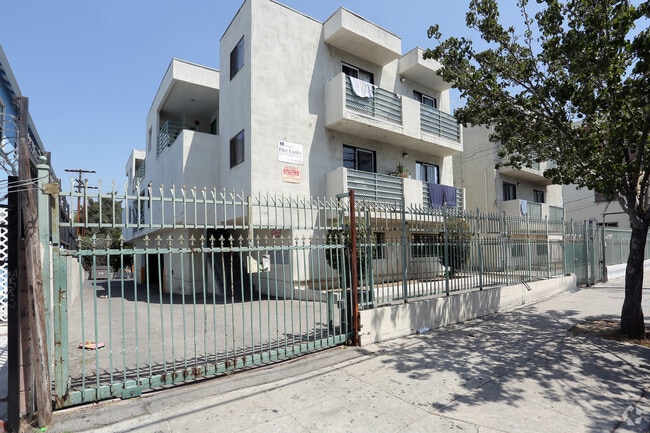 Building Photo - 2769 San Marino St