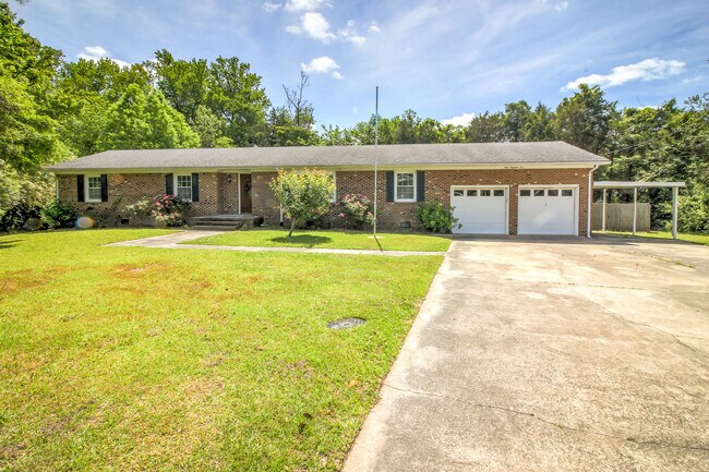 Foto del edificio - 105 Hawthorne Ct