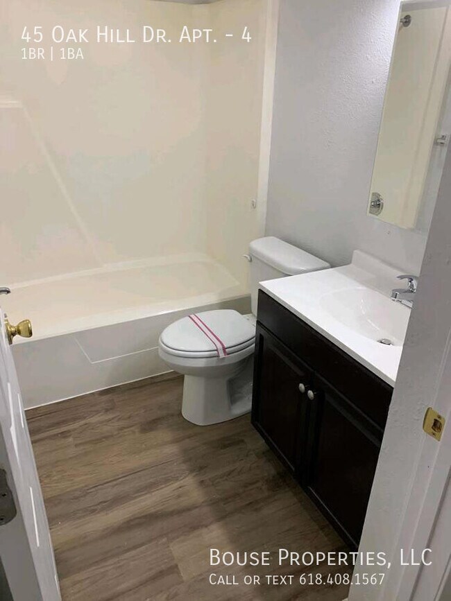 Foto del edificio - 45 Oak Hill Dr