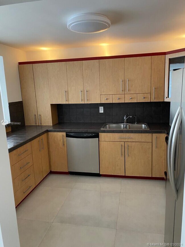 Building Photo - 18071 Biscayne Blvd
