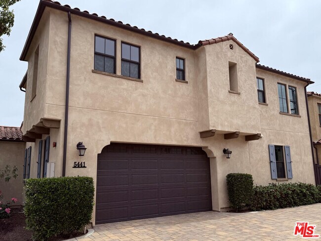 Foto del edificio - 5441 Tree Farm Ln