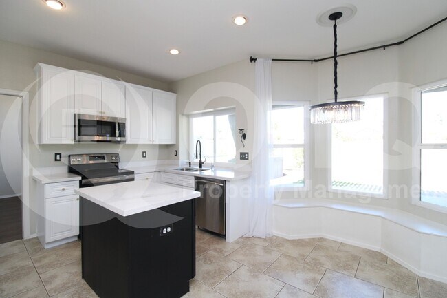 Foto del edificio - 16643 S 15th St