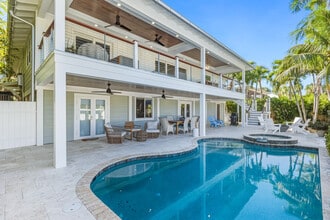 Building Photo - 165 1st St E