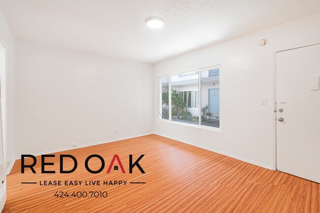 Foto del edificio - 439 S Catalina St