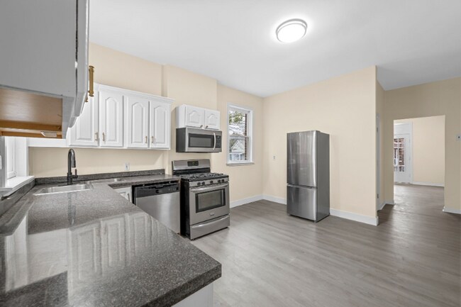 Foto del edificio - 4935 Hummelsheim Ave